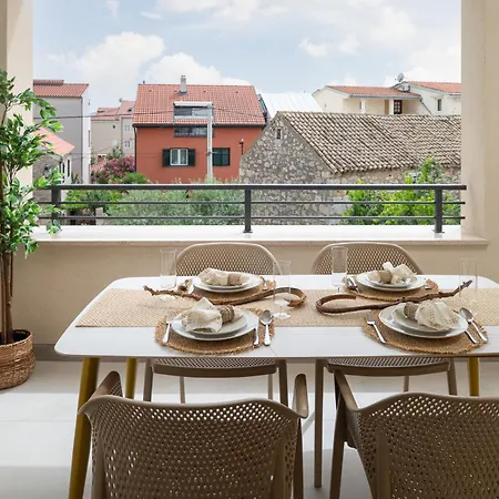 Modern Marija Pakoštane